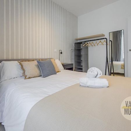 Spacious New Apartment Para 7 En La Plaza De Tirso De Molina Madrid Eksteriør billede