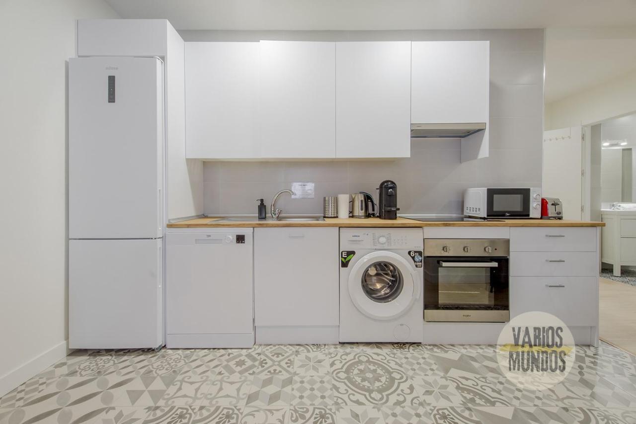 Spacious New Apartment Para 7 En La Plaza De Tirso De Molina Madrid Eksteriør billede